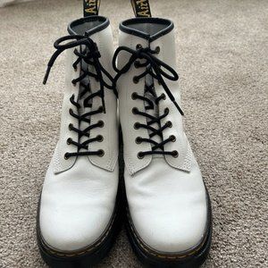 Dr. Martens mens, white lace up boot